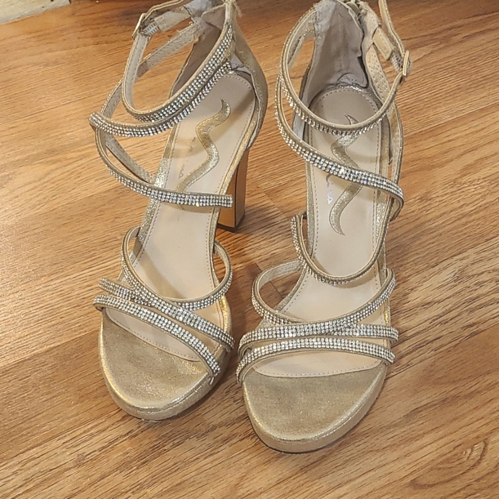 Size 8 Mina dress heels
